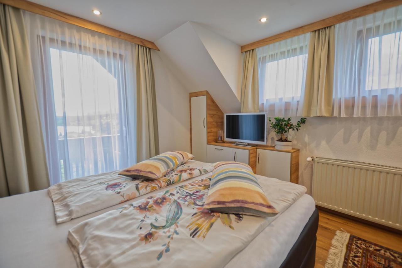 Ferienhaus Holzer วิลลาค ภายนอก รูปภาพ