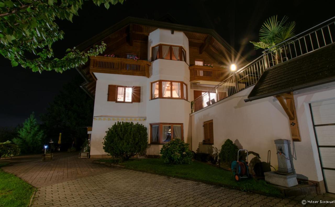 Ferienhaus Holzer วิลลาค ภายนอก รูปภาพ